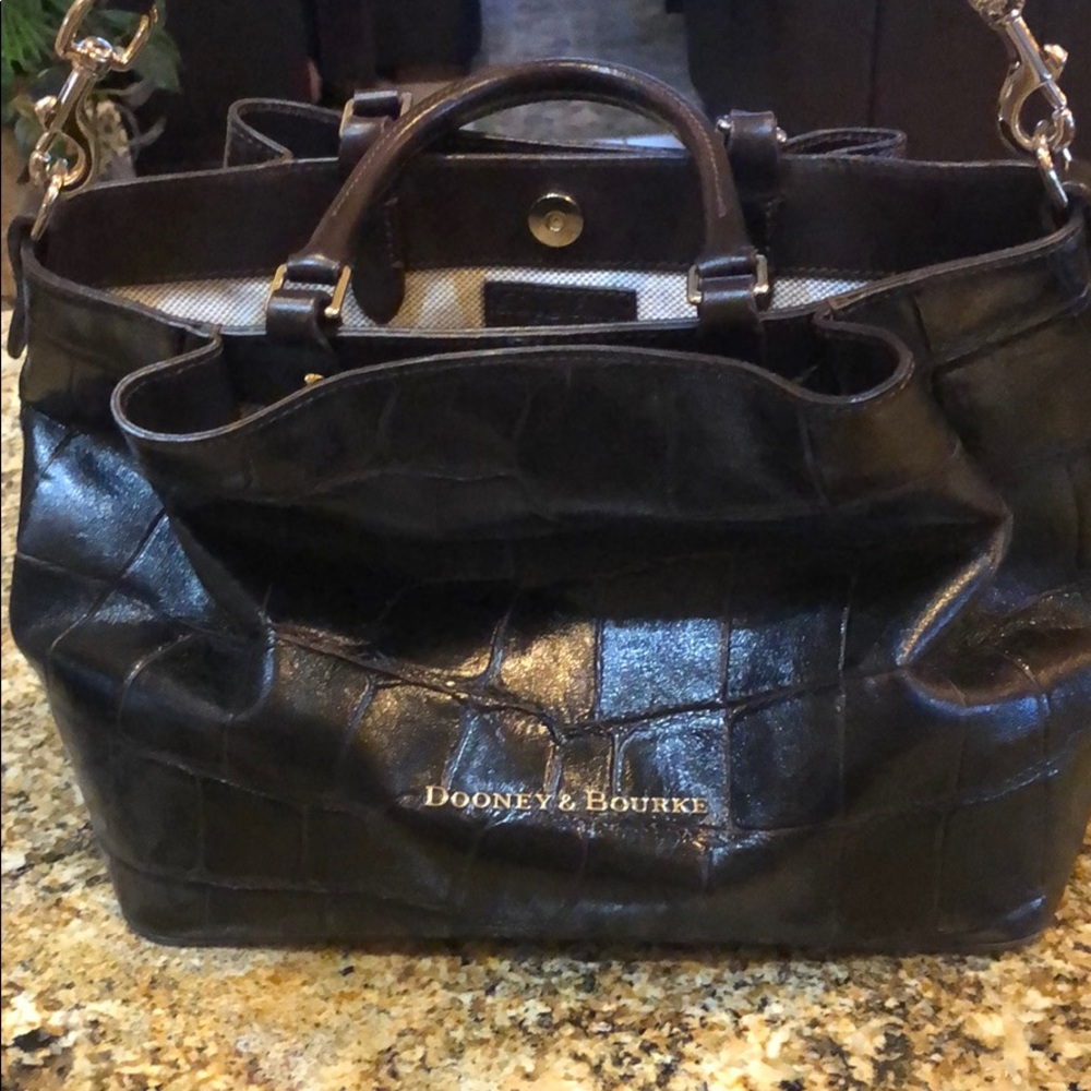 Dooney & Bourke leather tote bag